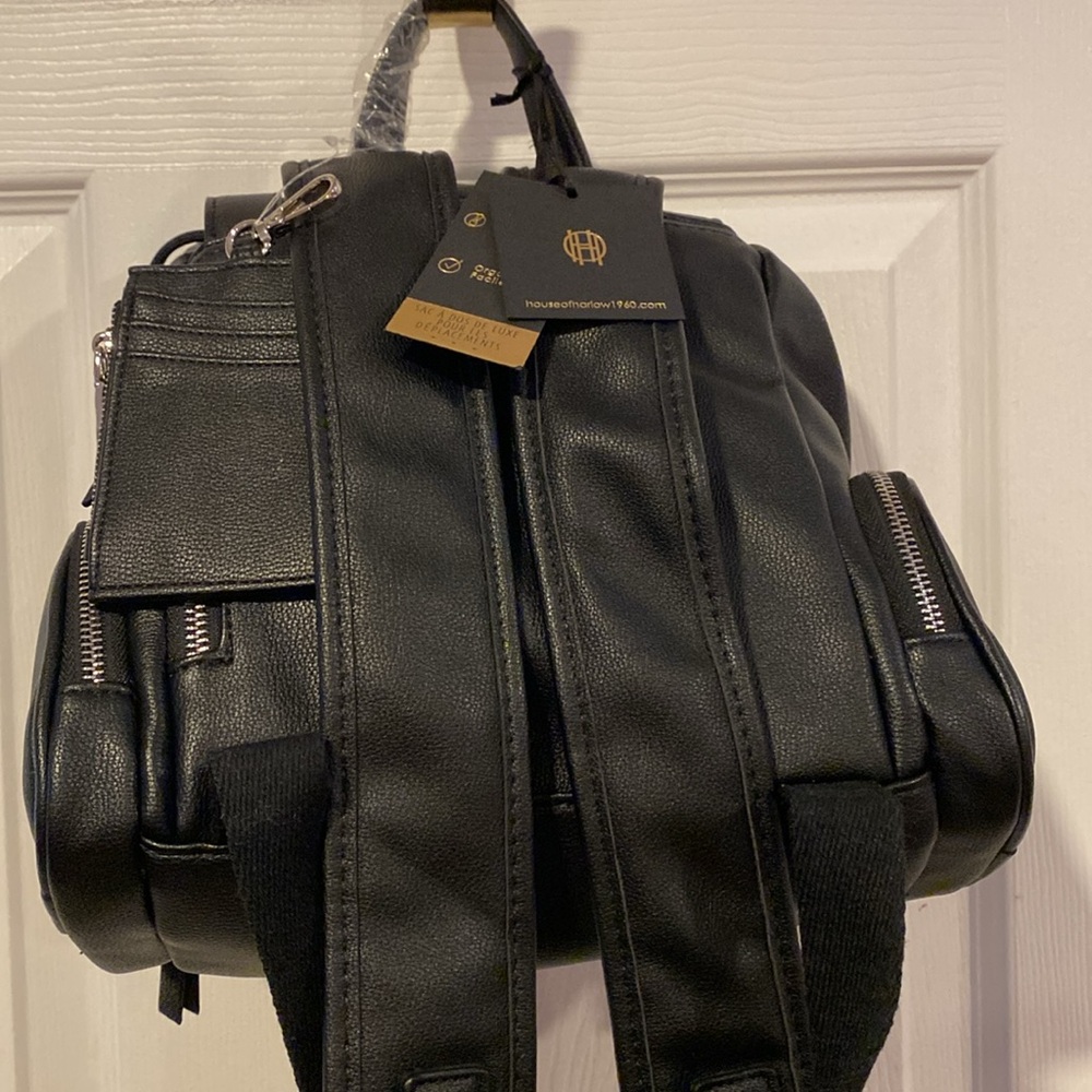 BNWT HOUSE OF HARLOW 1960 Chain Detail Faux Leather Black Women's Backpack - Picture 6 of 10